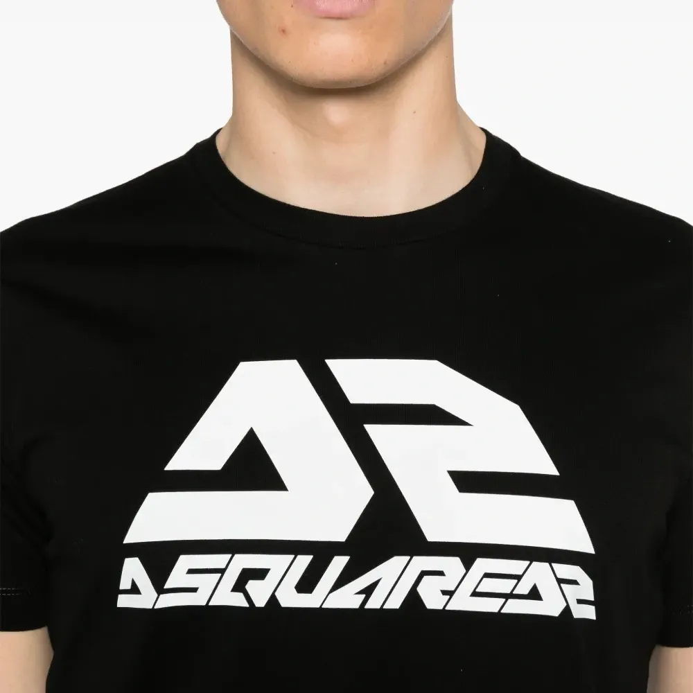 Футболка с логотипом