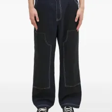 Джинсы с контрастной строчкой