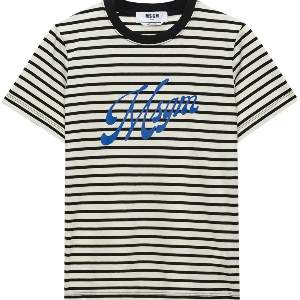 Футболка с логотипом