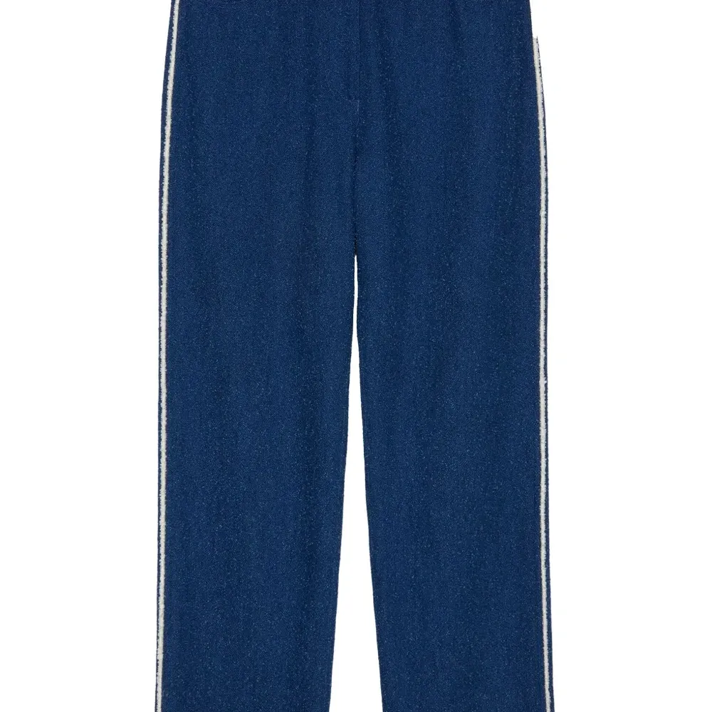 Брюки из ткани букле