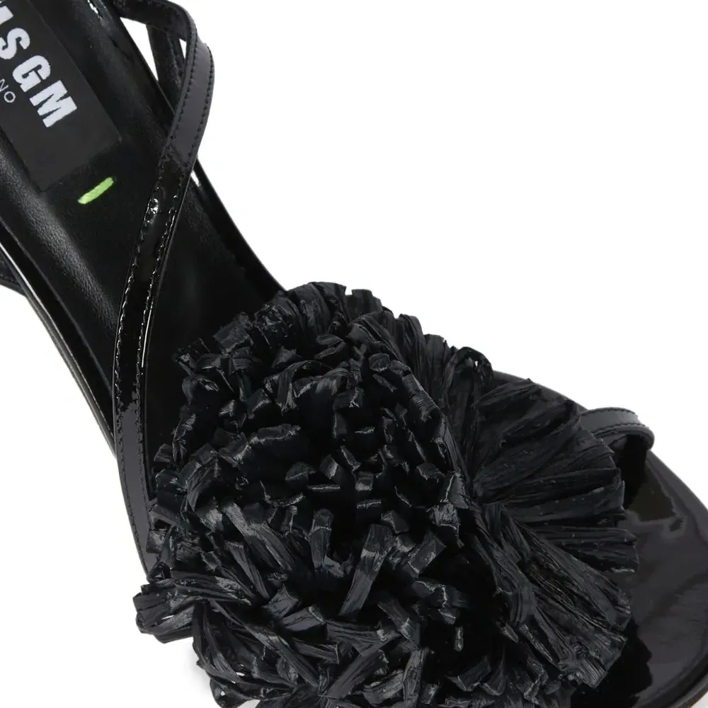 Сандалии с цветочной аппликацией Сандалии с цветочной аппликацией