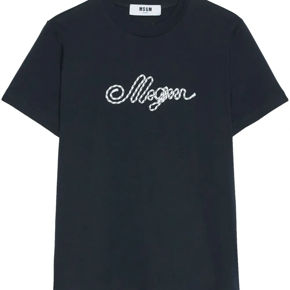 Футболка с логотипом