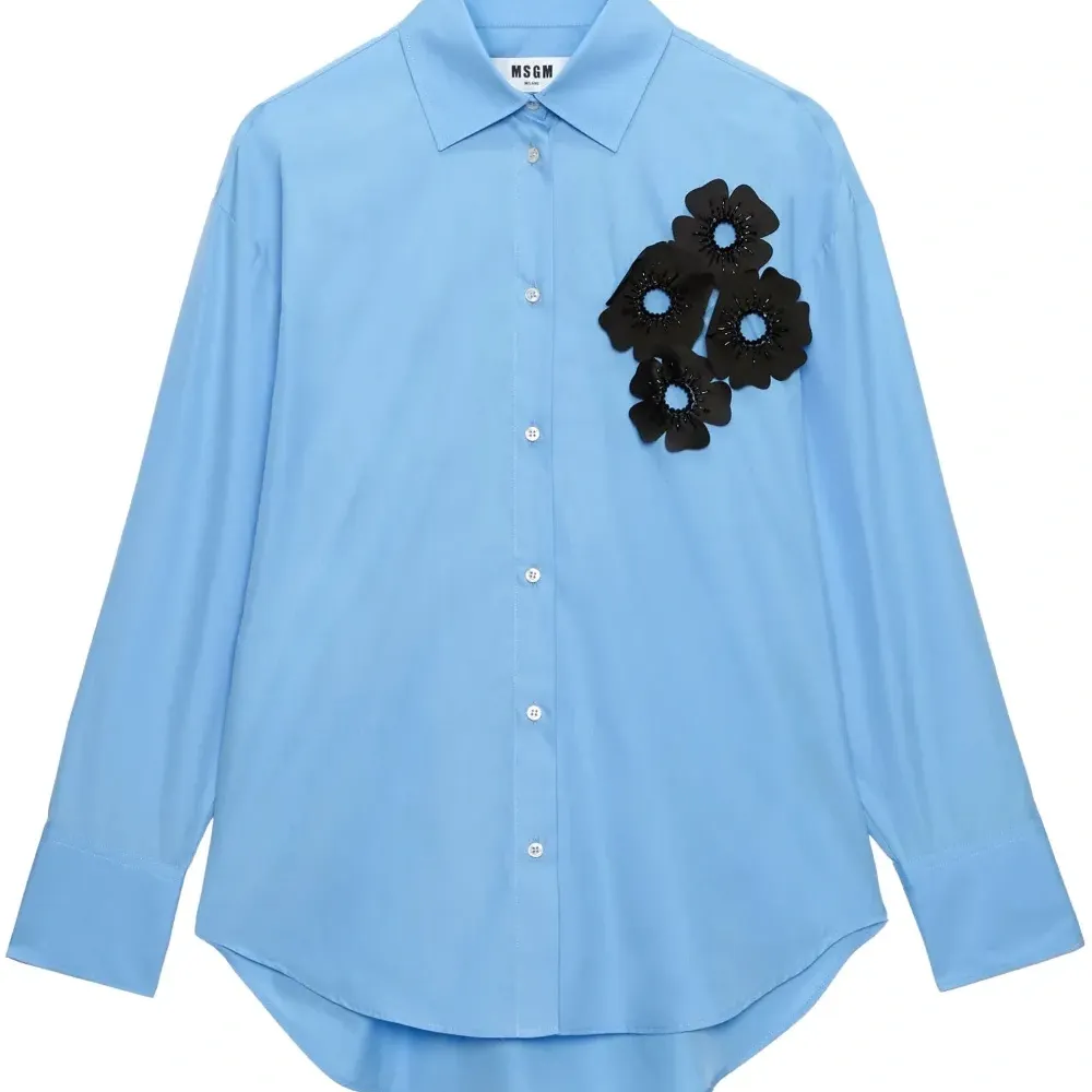 Рубашка с цветочной аппликацией