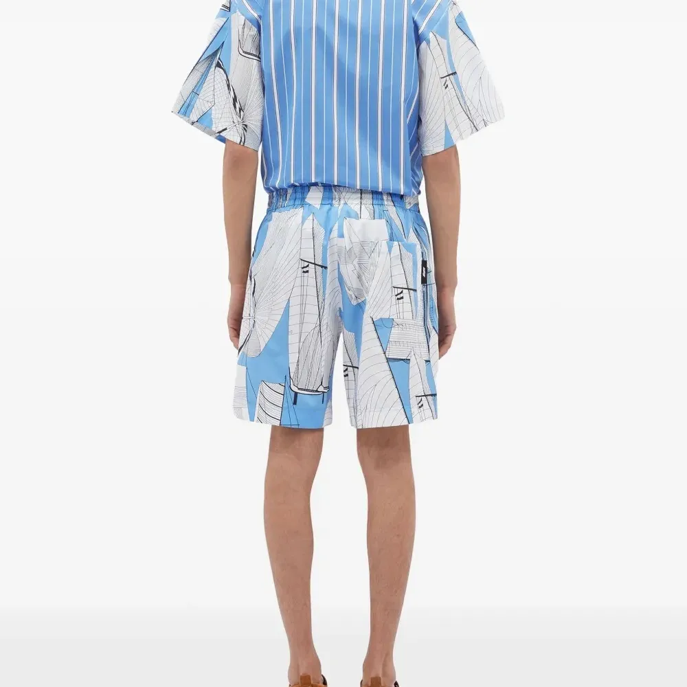 Шорты с абстрактным принтом Шорты с абстрактным принтом