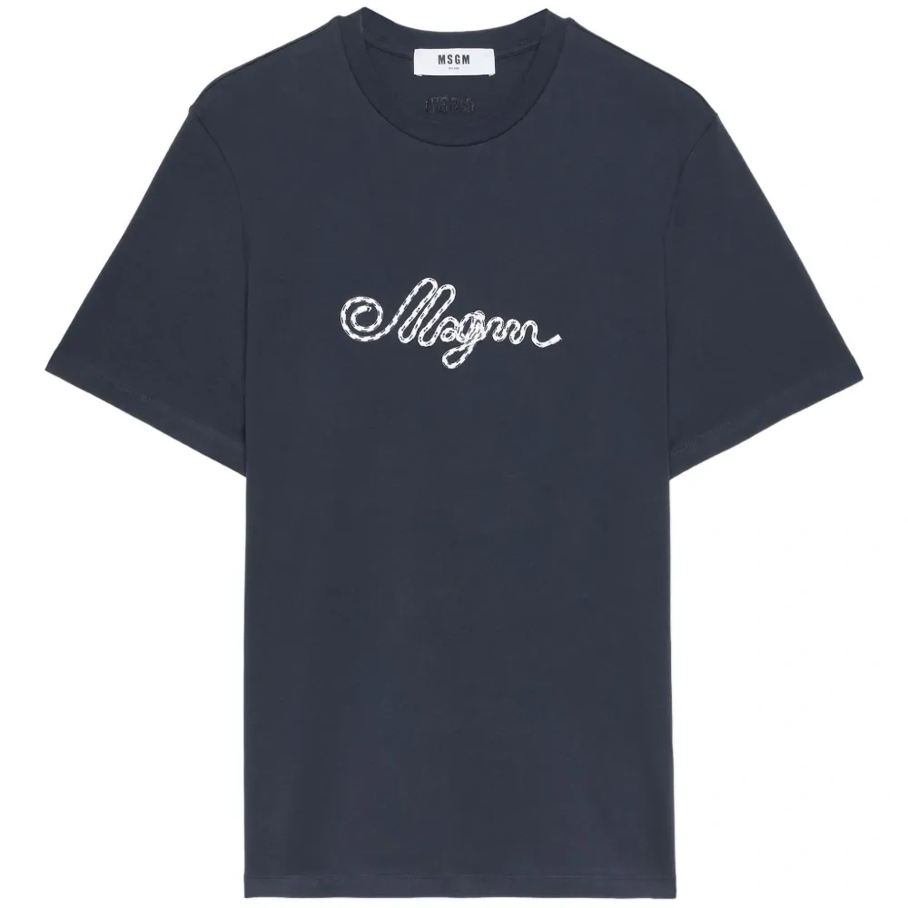 Футболка с вышитым логотипом