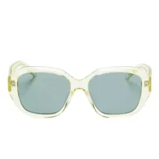 Солнцезащитные очки в массивной оправе