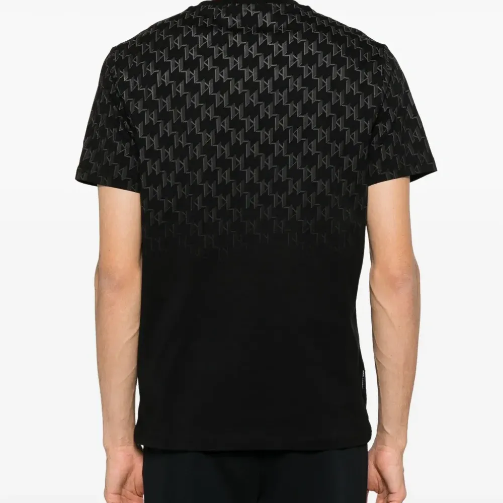 Футболка с монограммой KL