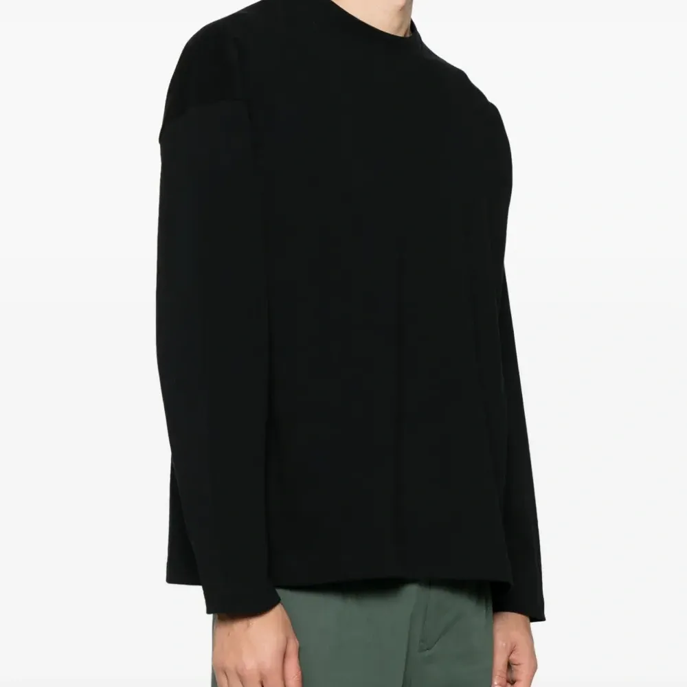 Футболка с круглым вырезом