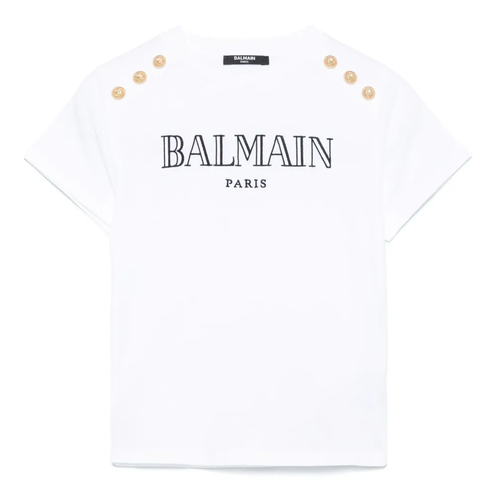 Футболка с вышитым логотипом