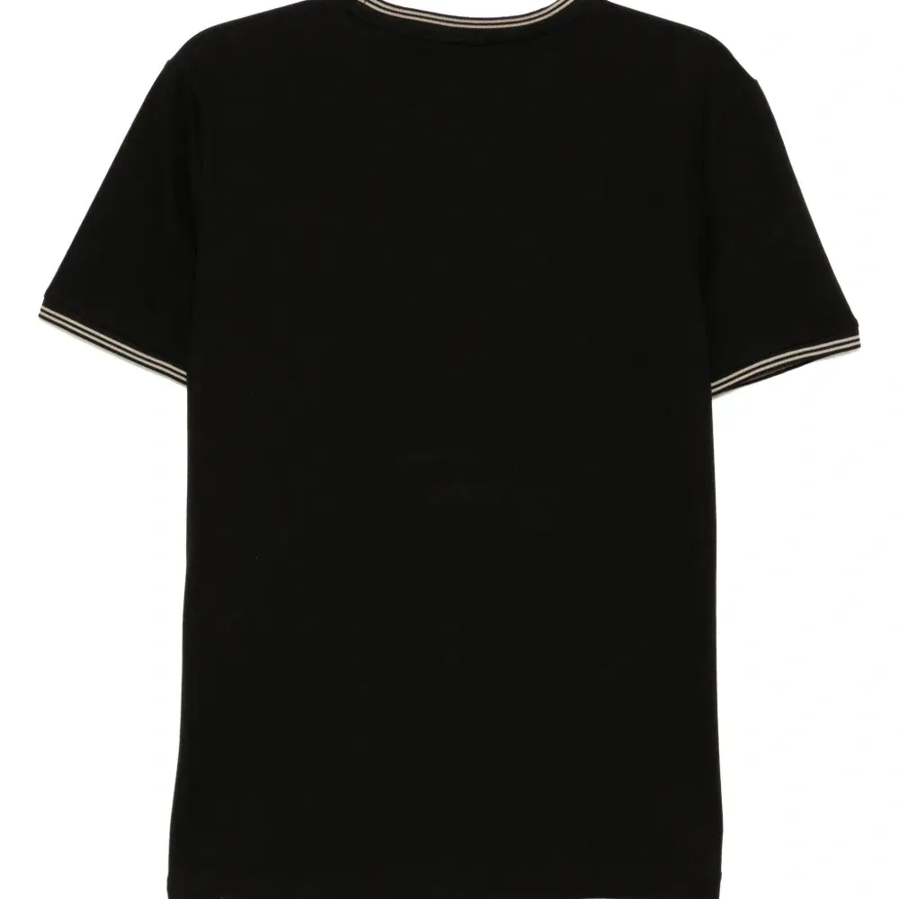 Футболка с логотипом