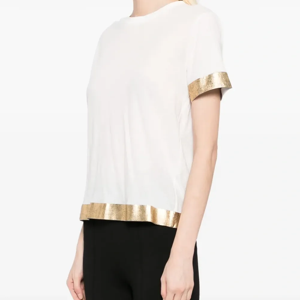 Футболка с эффектом металлик