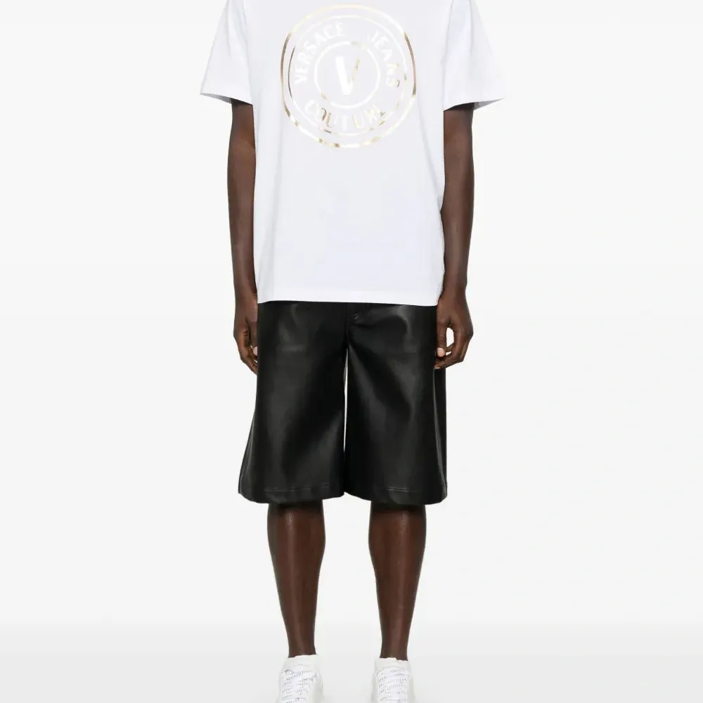 Футболка V-Emblem