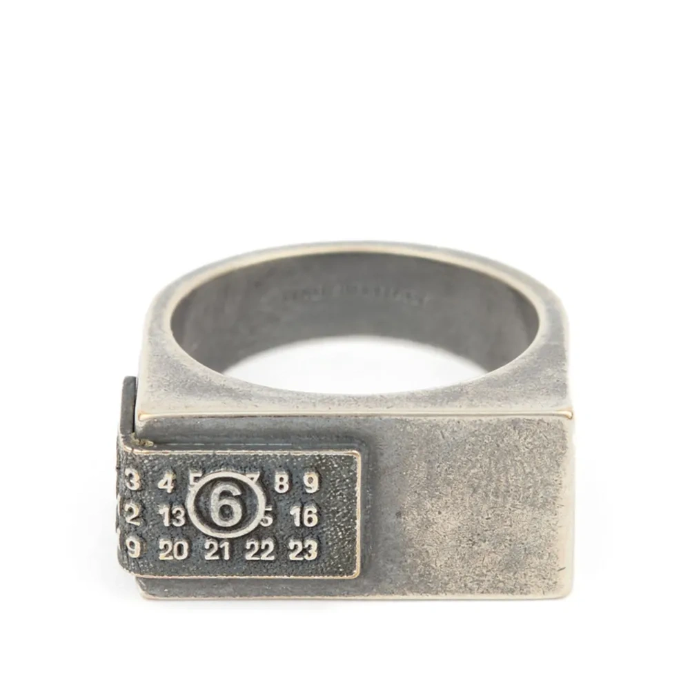 Кольцо из позолоченного серебра с гравировкой