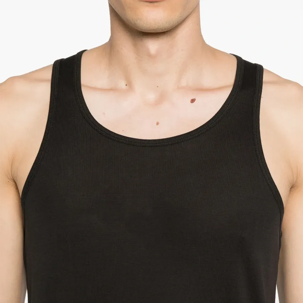 Топ без рукавов