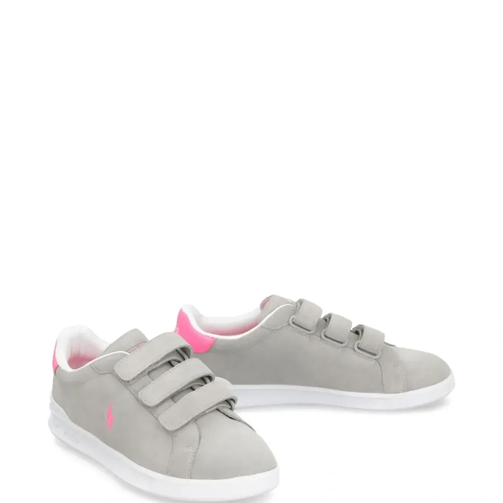 Кроссовки на шнуровке