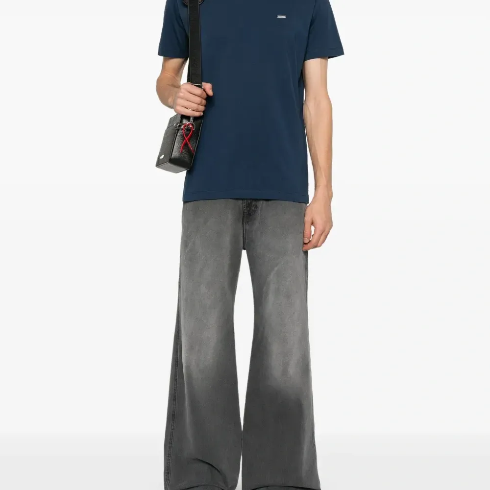 Футболка с логотипом