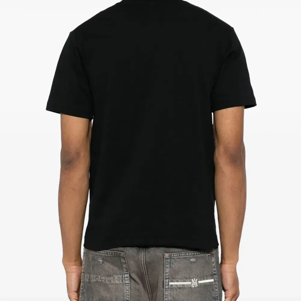 Футболка с вышивкой