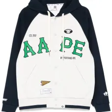 Куртка с нашивками