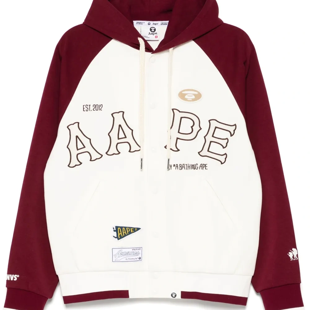 Куртка с нашивками