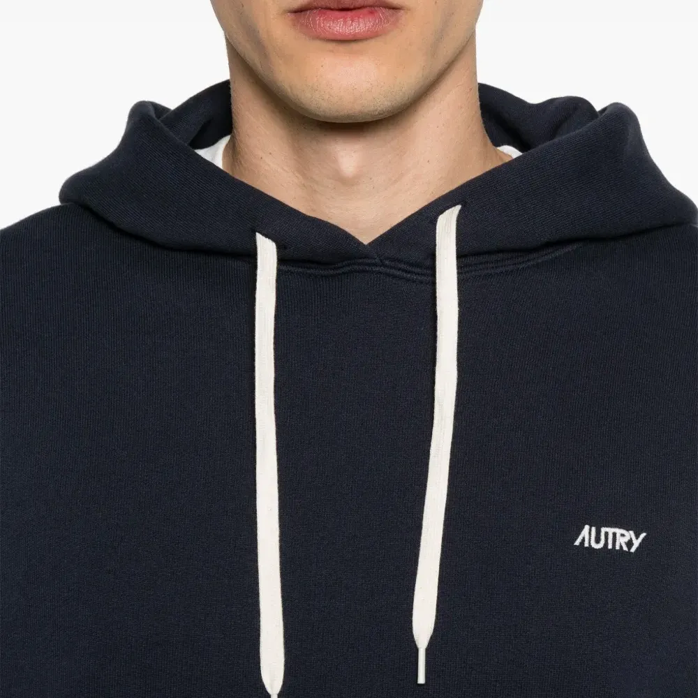 Худи с вышитым логотипом