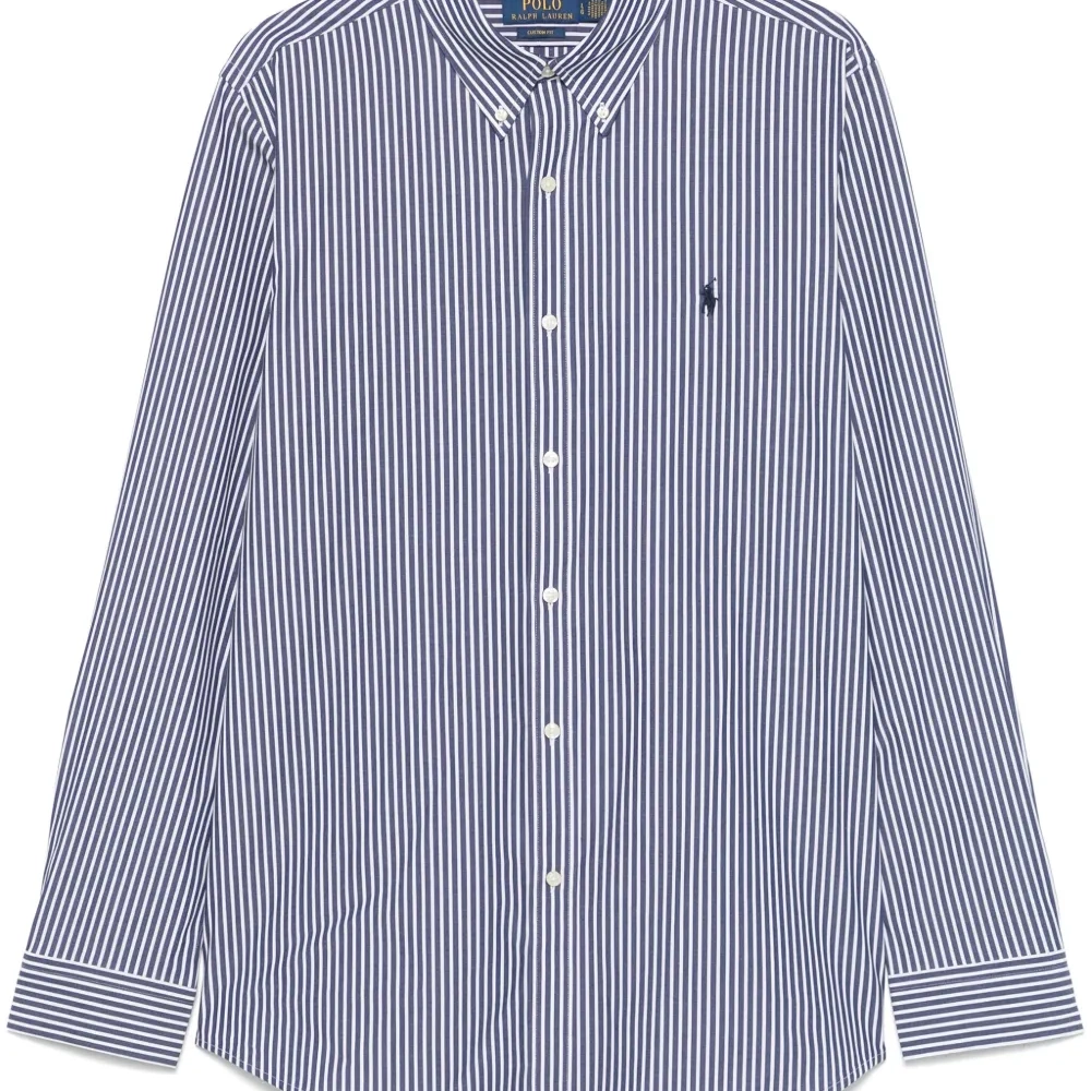 Рубашка в тонкую полоску