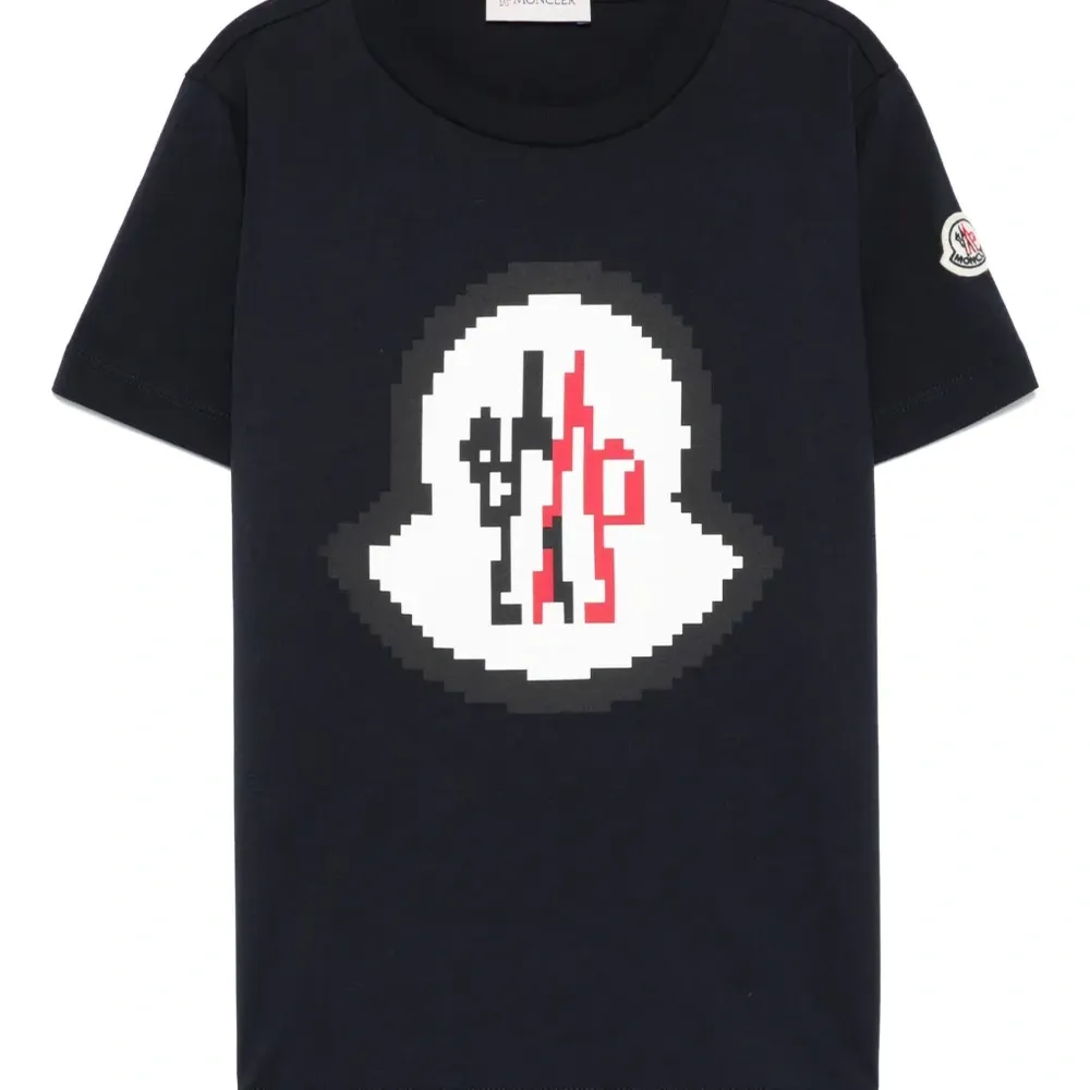 Футболка с логотипом