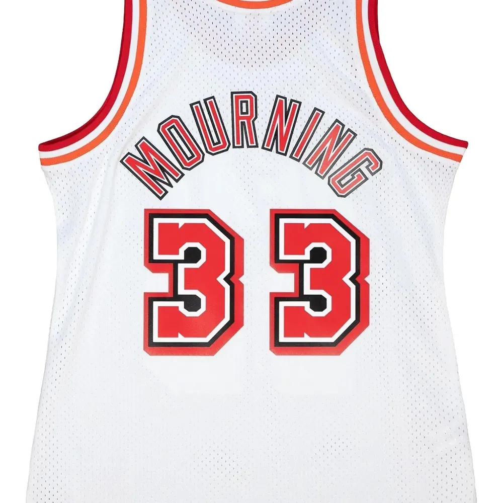 Топ 1996/97 Hardwood Classics Alonzo Mourning Miami Heat White