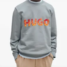 Свитер с логотипом