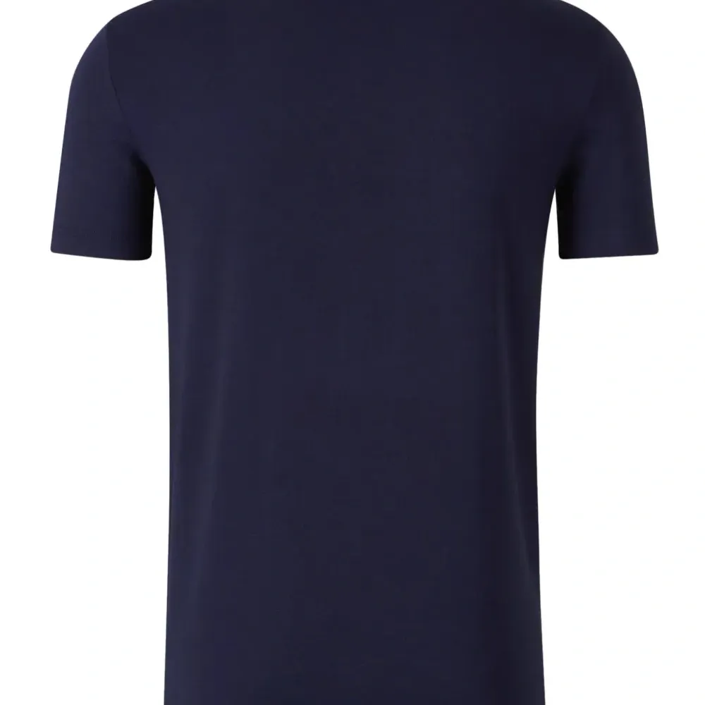 Футболка с вышитым логотипом