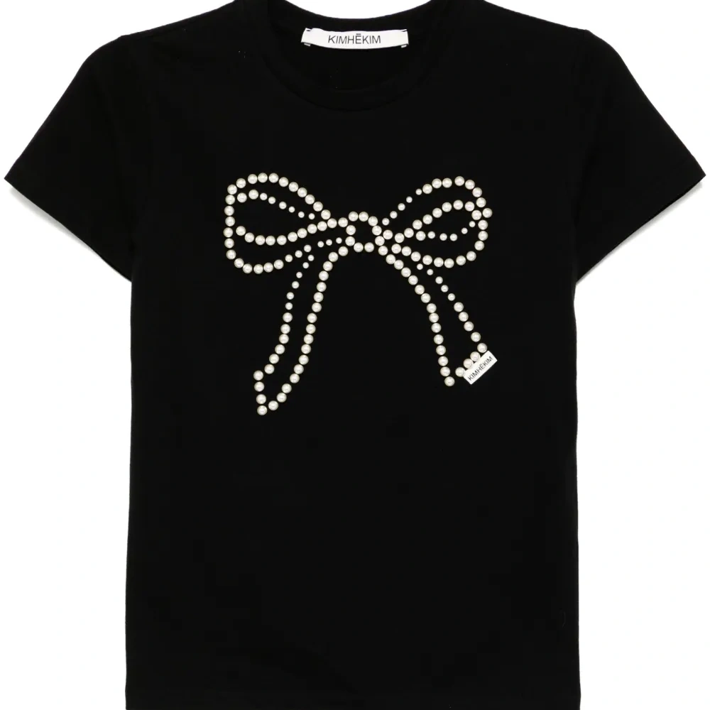 Футболка с декоративным жемчугом