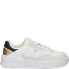 Кроссовки с вышитым логотипом