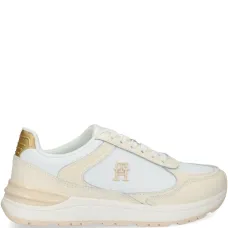 Кроссовки с вышитым логотипом