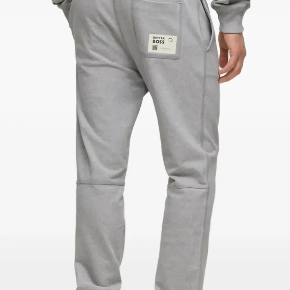 Спортивные брюки с аппликацией