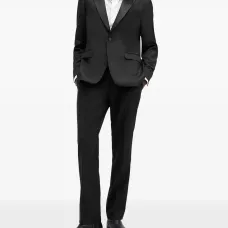 Костюм с однобортным пиджаком