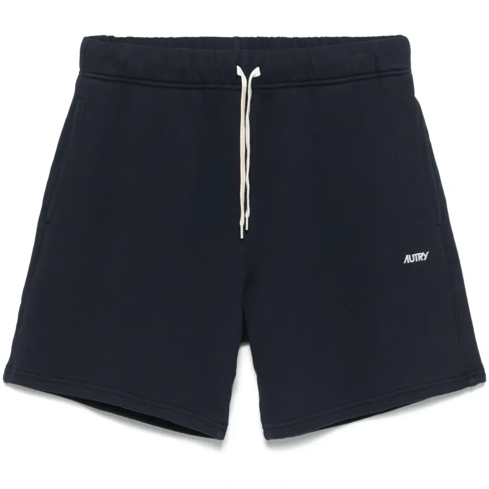 Спортивные шорты