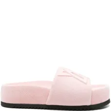 Шлепанцы с тисненым логотипом