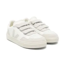 Кроссовки V-90