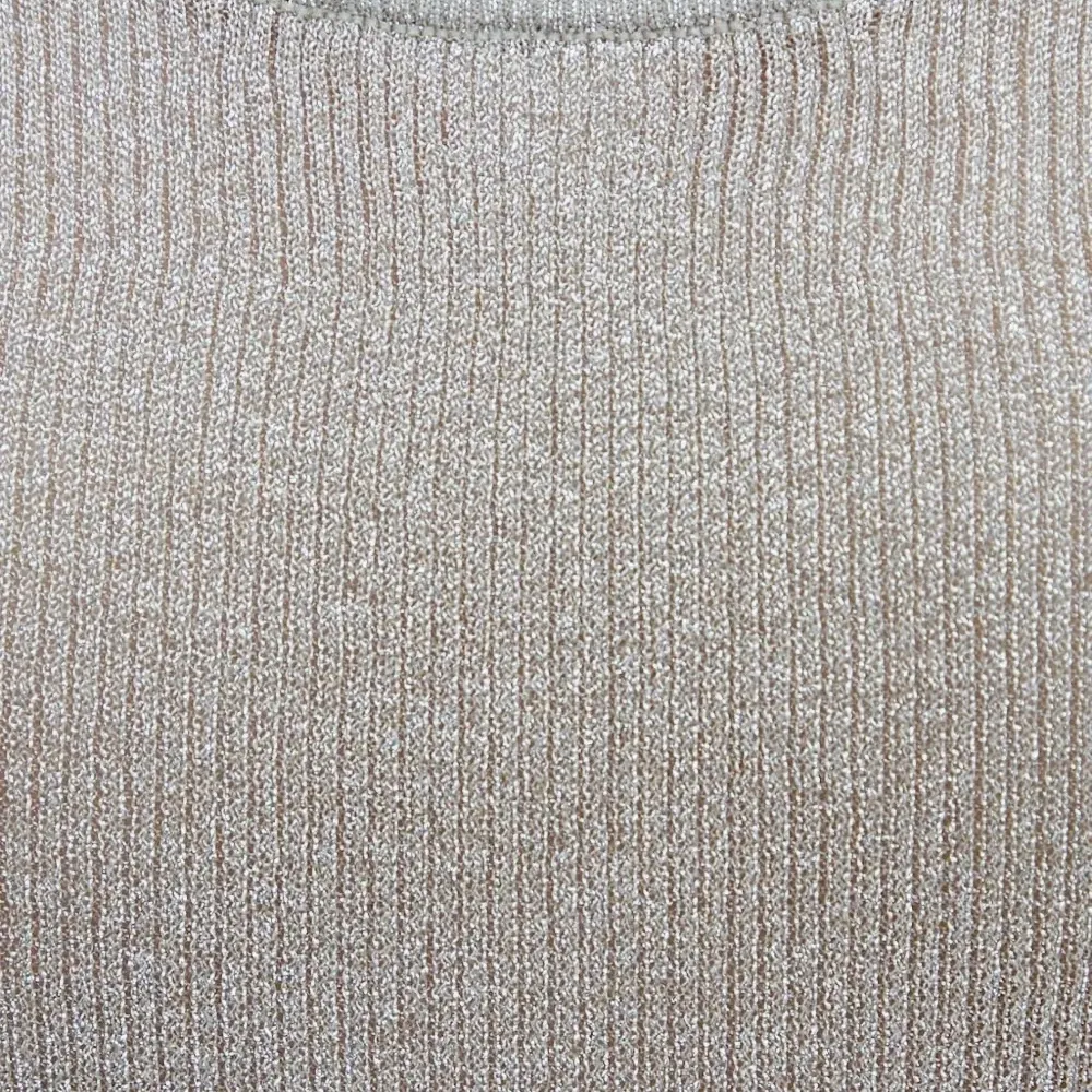 Топ в рубчик с эффектом металлик