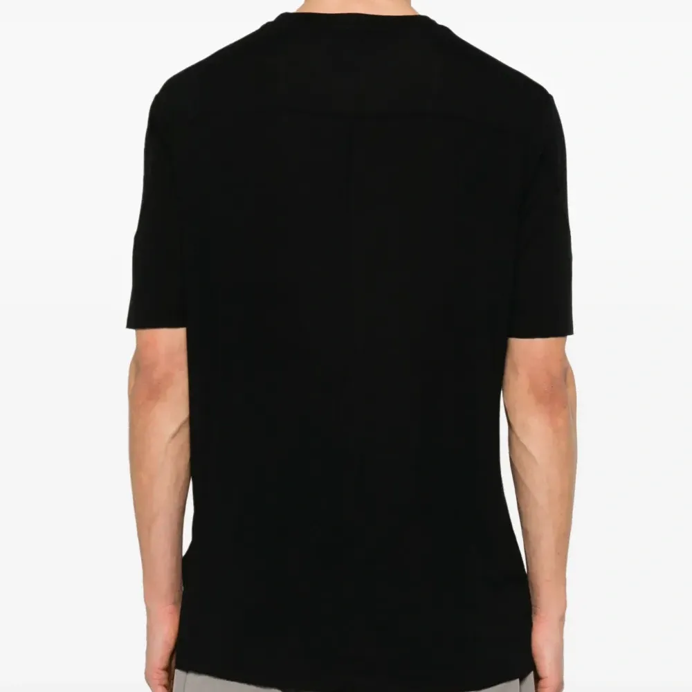 Футболка с необработанными краями