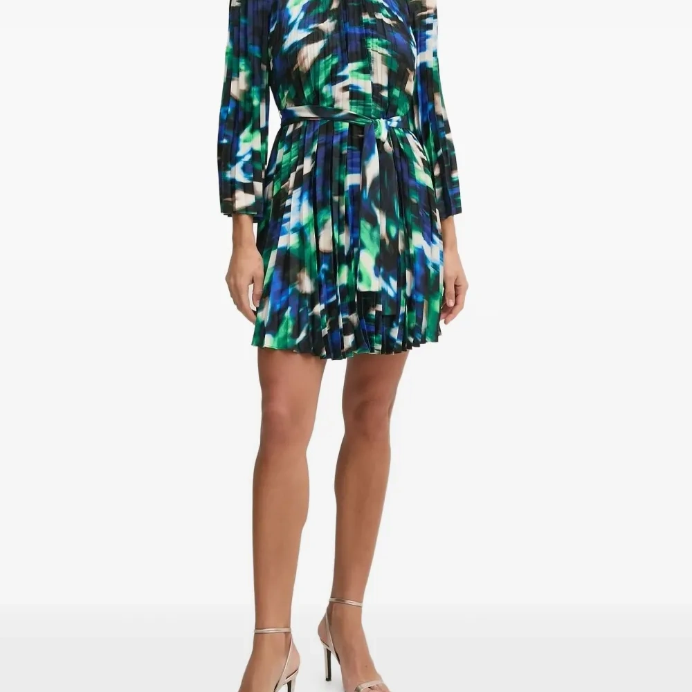 Плиссированное платье мини с абстрактным принтом