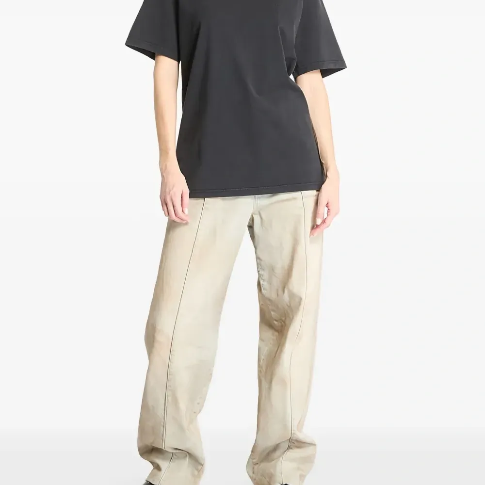 Футболка с круглым вырезом