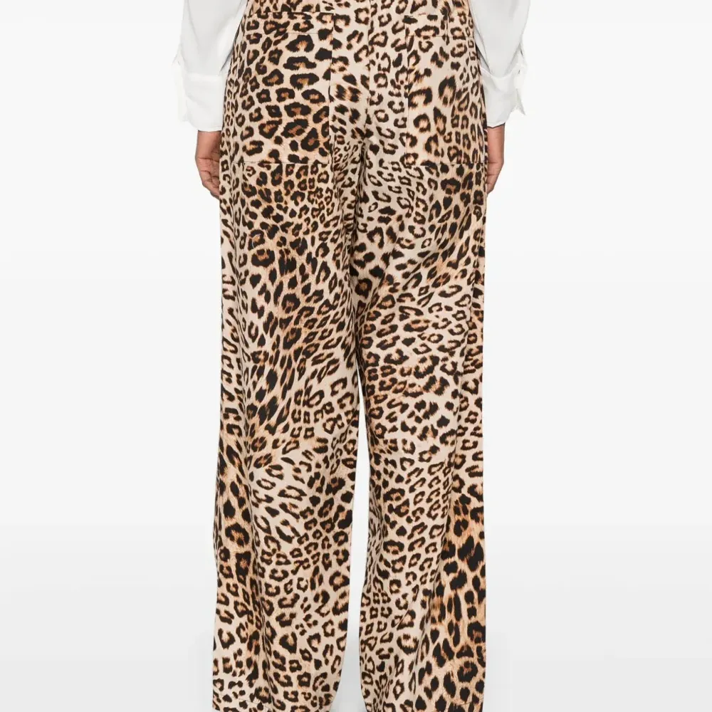 Брюки с леопардовым принтом