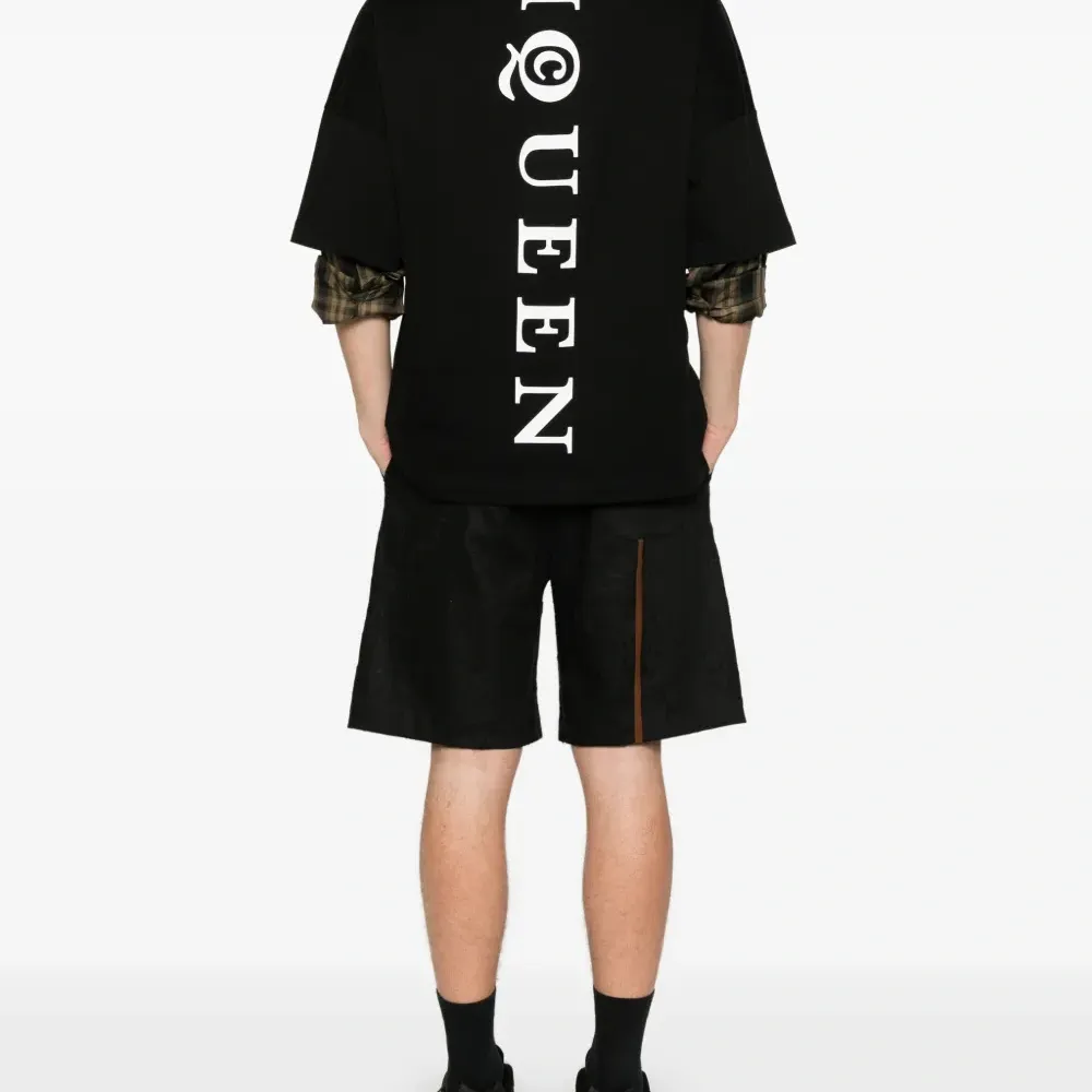 Футболка с логотипом