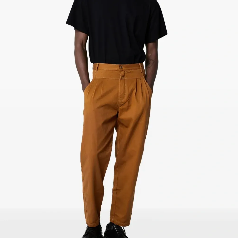 Брюки с карманами