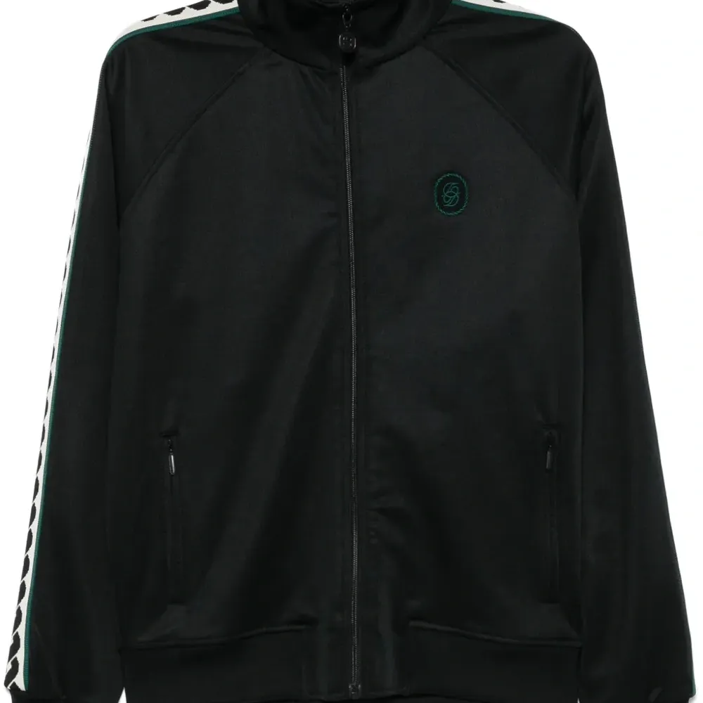 Спортивная куртка с полосками