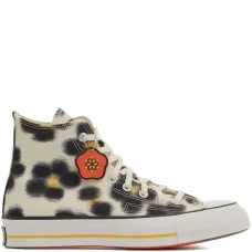 Кроссовки из коллаборации с Kenzo