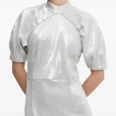 Платье с объемными рукавами и пайетками