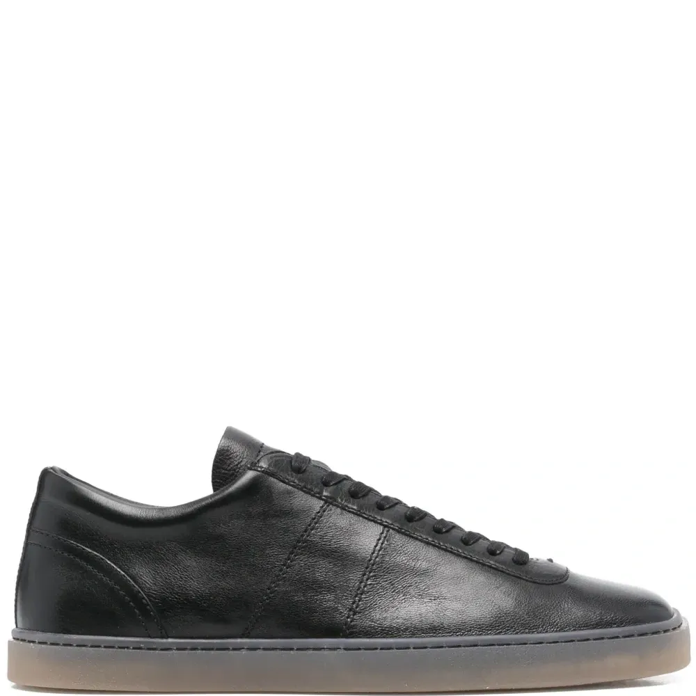 Кожаные кроссовки