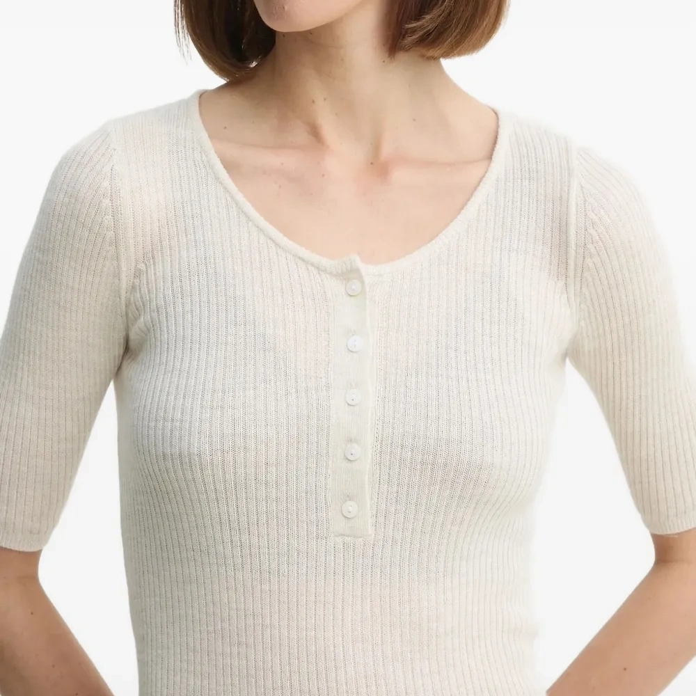 Топ в рубчик на пуговицах