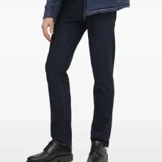 Джинсы с нашивками Джинсы с нашивками